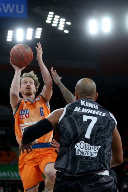 缠斗中总是 缠斗中总是